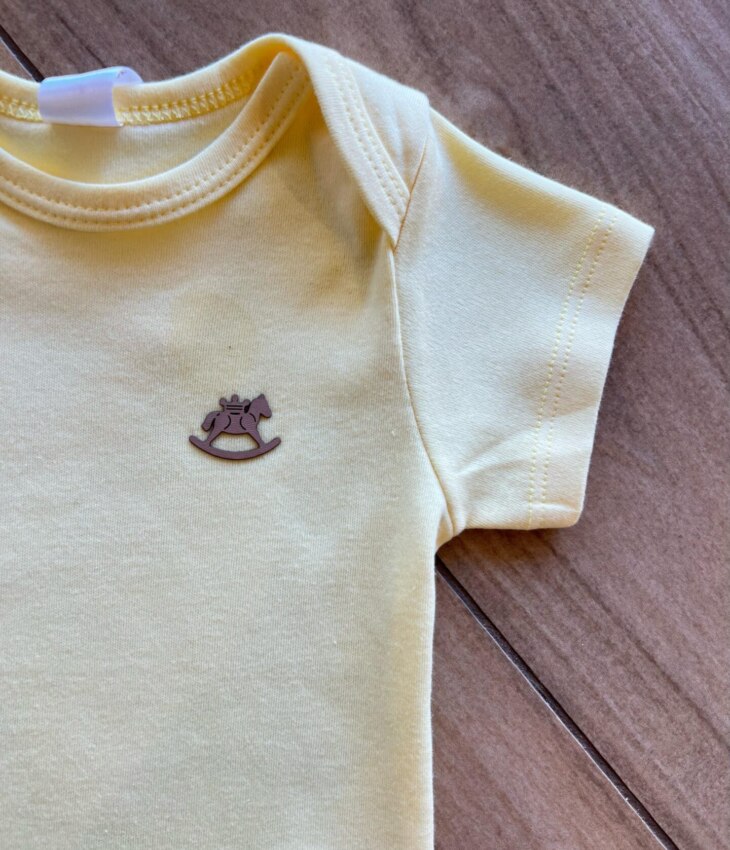 fernandaramoskids com br Body Infantil UnissexBásico Manga Curta Amarelo Melão1