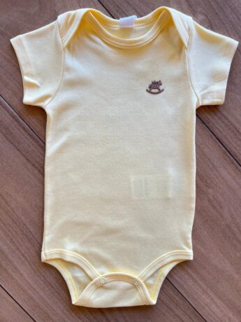 Body Infantil Unissex Básico Manga Curta Amarelo Melão Fernanda Ramos Kids