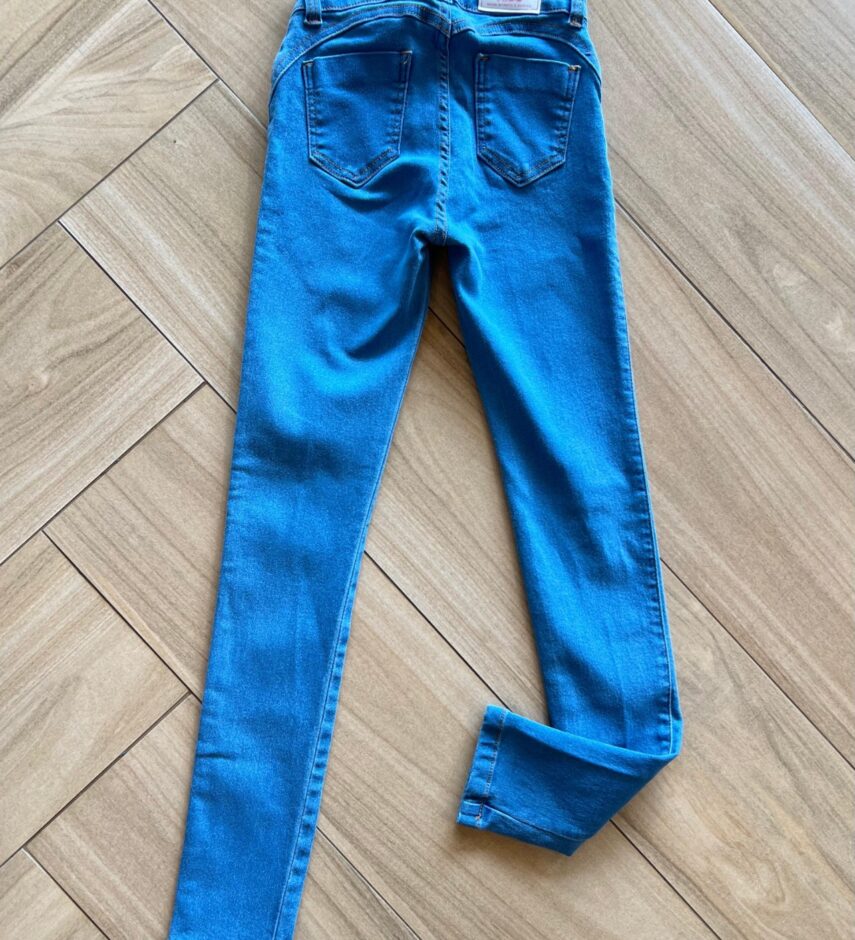 Calça Feminina Jeans Lavagem Clara com Detalhe Skinny Fernanda Ramos Kids
