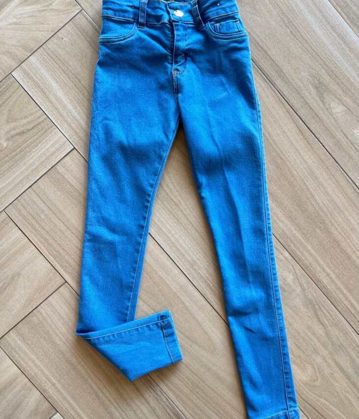 Calça Feminina Jeans Lavagem Clara com Detalhe Skinny Fernanda Ramos Kids