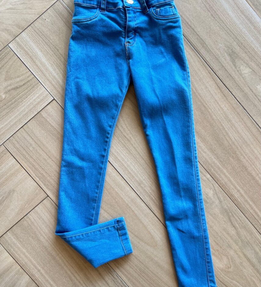Calça Feminina Jeans Lavagem Clara com Detalhe Skinny Fernanda Ramos Kids