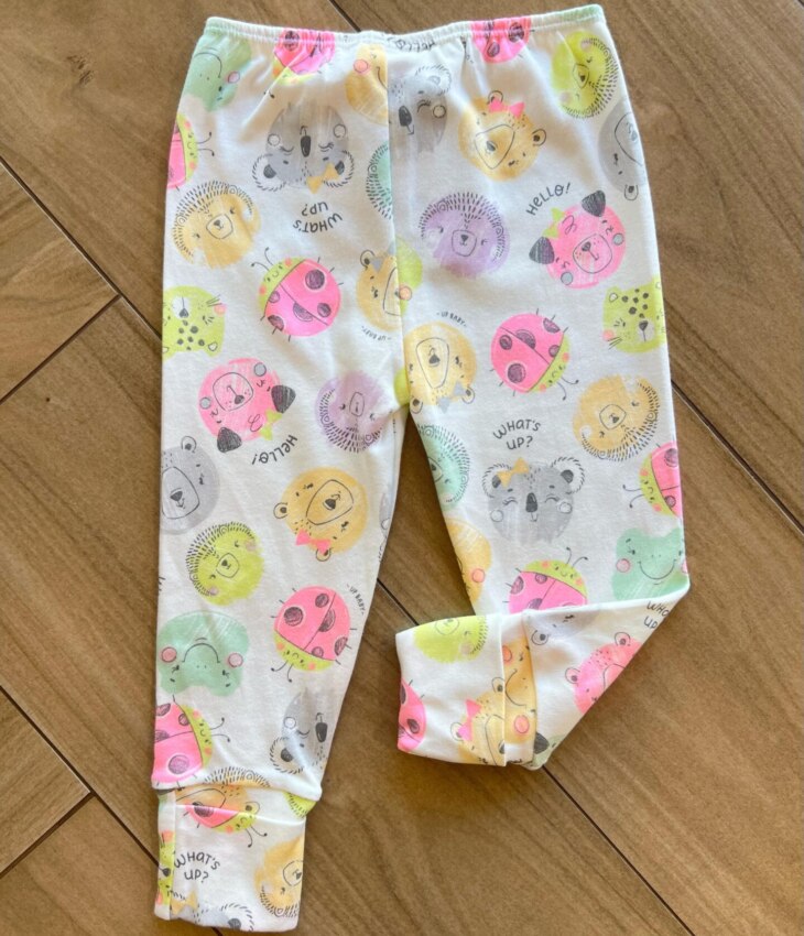 Calça Infantil Feminina em Suedine Estampa Bichinhos Off White Fernanda Ramos Kids