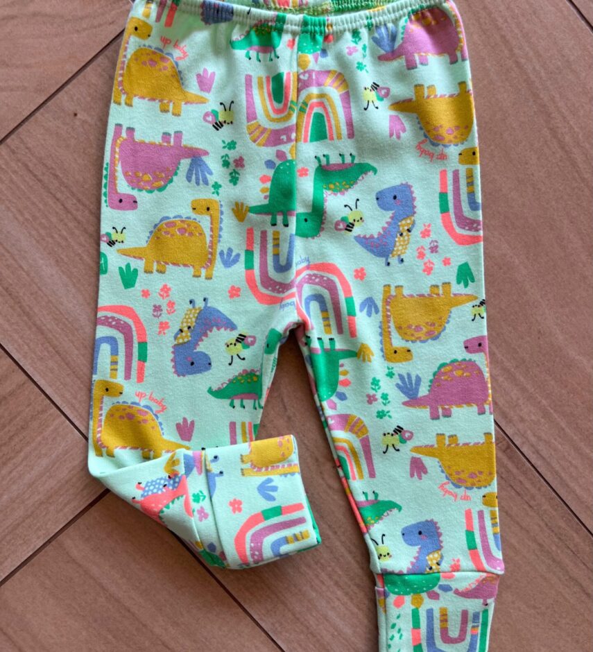 Calça Infantil Feminina em Suedine Estampa Dinossauros Verde Fernanda Ramos Kids