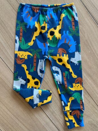 Calça Masculina Infantil em Suedine Estampada Dinossauros Fernanda Ramos Kids