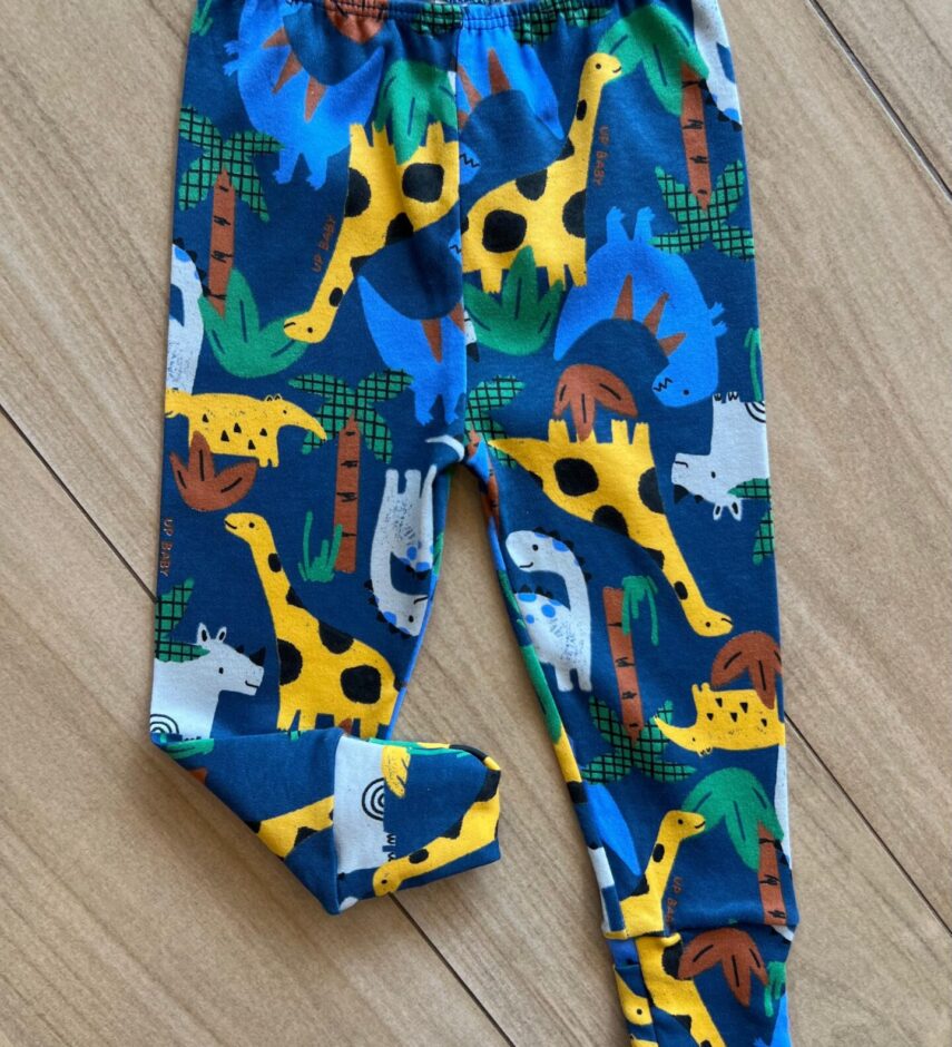 Calça Masculina Infantil em Suedine Estampada Dinossauros Fernanda Ramos Kids