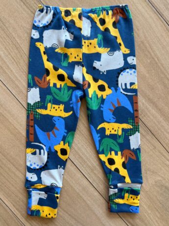 Calça Masculina Infantil em Suedine Estampada Dinossauros Fernanda Ramos Kids