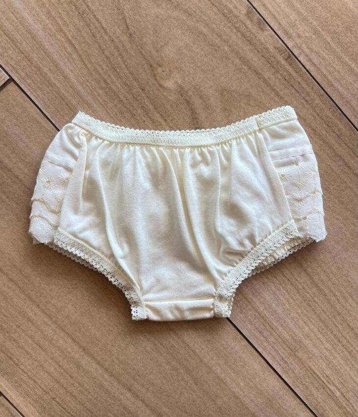 Calcinha Infantil Feminina Detalhe em Laise Amarela Fernanda Ramos Kids