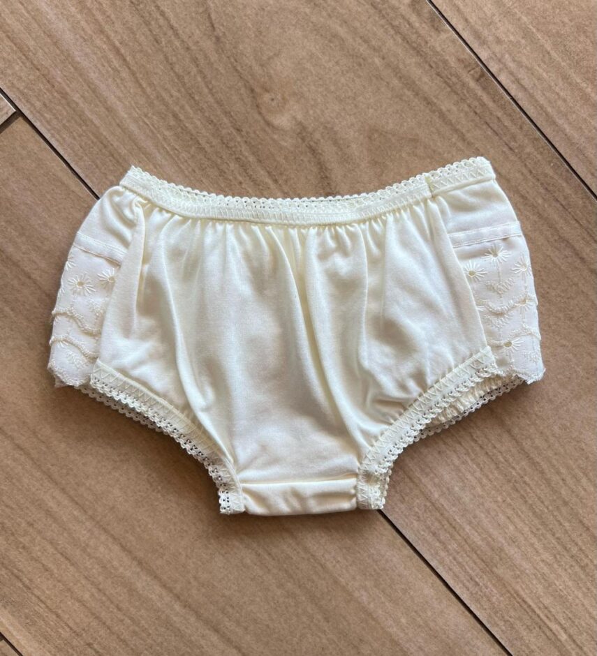 Calcinha Infantil Feminina Detalhe em Laise Amarela Fernanda Ramos Kids