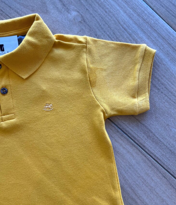 fernandaramoskids com br Camisa Infantil Masculina Polo em Suedine Mostarda1
