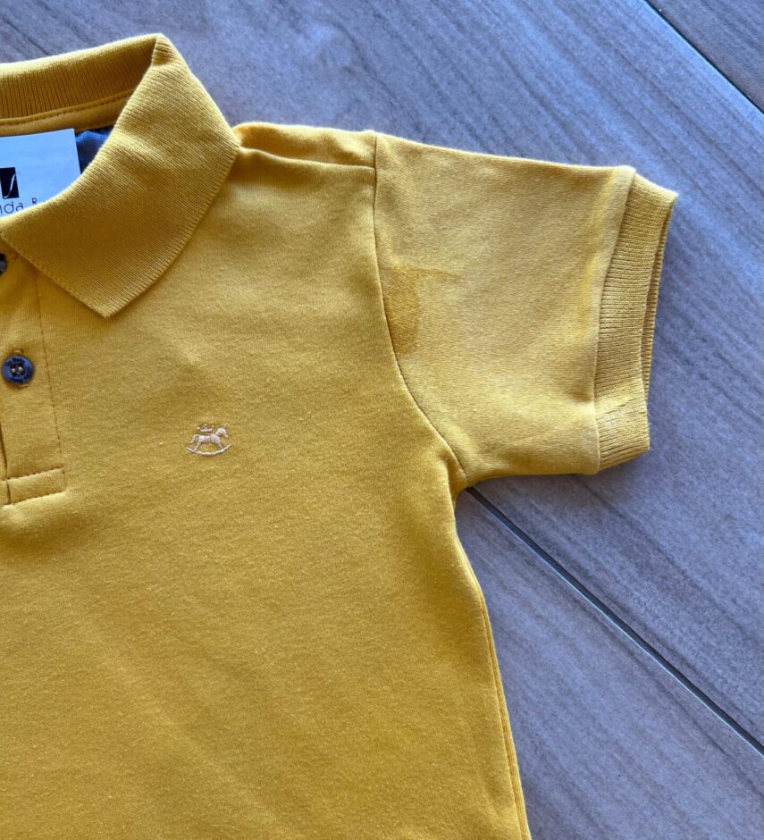 fernandaramoskids com br Camisa Infantil Masculina Polo em Suedine Mostarda1