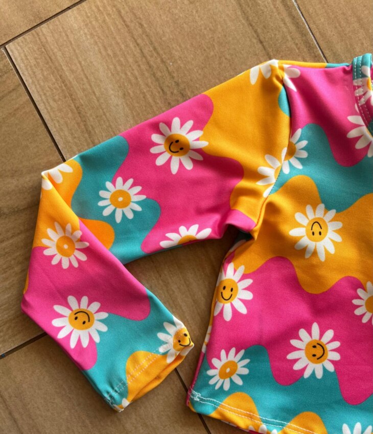 fernandaramoskids com br Conjunto Infantil Feminino Biquíni Cropped e Calcinha Flor 2