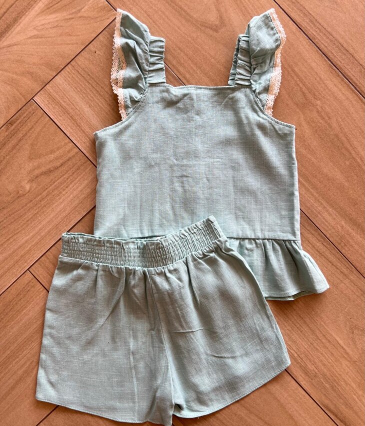 Conjunto Infantil Feminino Blusa com Botões e Short Verde Fernanda Ramos Kids