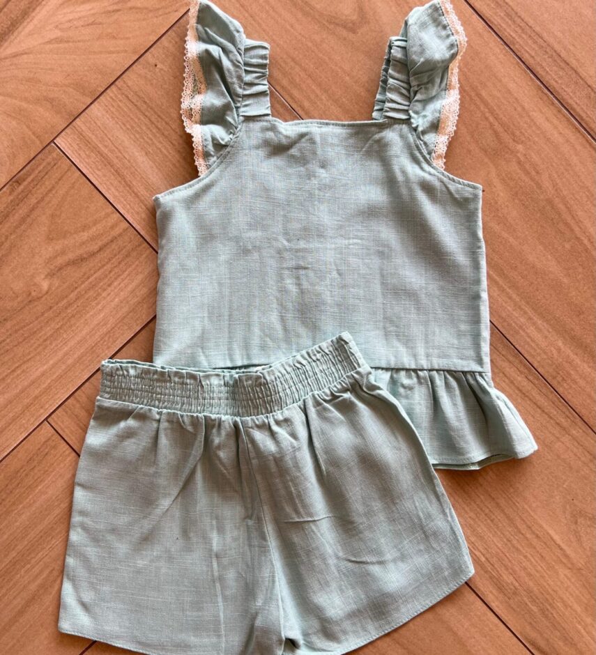 Conjunto Infantil Feminino Blusa com Botões e Short Verde Fernanda Ramos Kids