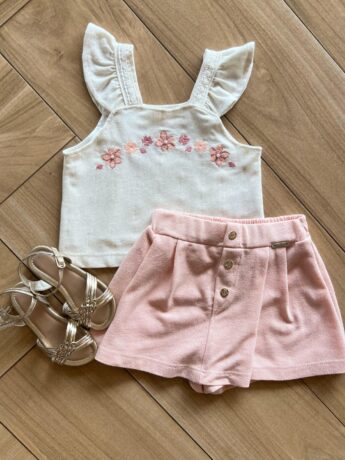Conjunto Infantil Feminino Blusa com Flor Bordada e Short Saia Rosa Fernanda Ramos Kids