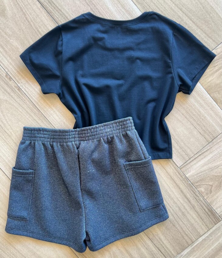fernandaramoskids com br Conjunto Infantil Feminino Blusa Cropped e Short Preto Brilhante2