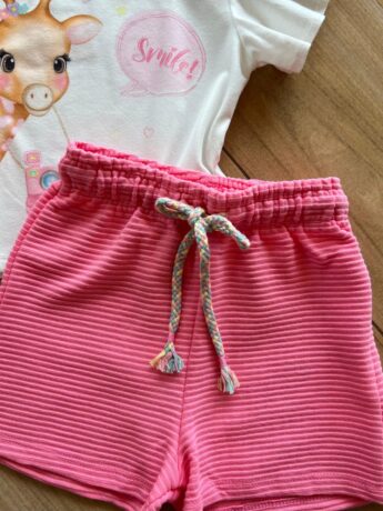 fernandaramoskids com br Conjunto Infantil Feminino Blusa Girafa e Short 1