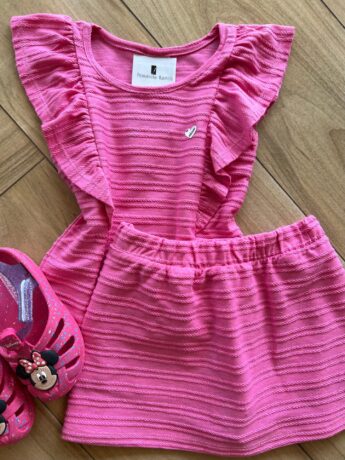 fernandaramoskids com br Conjunto Infantil Feminino Blusa Manga Curta e Short Saia Pink1