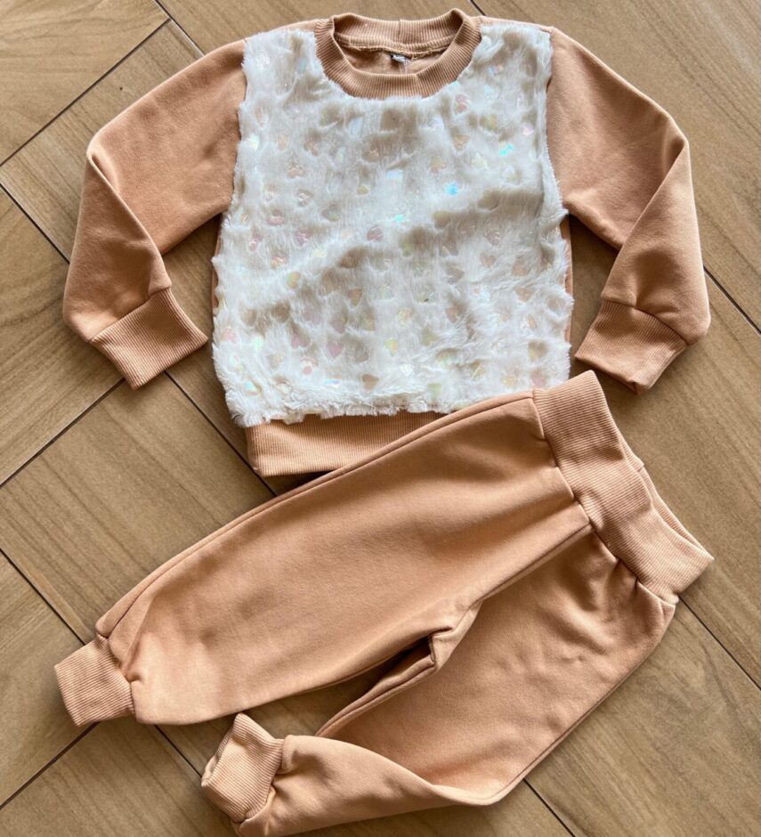 Conjunto Infantil Feminino Blusa Manga Longa Coração com Calça Fernanda Ramos Kids