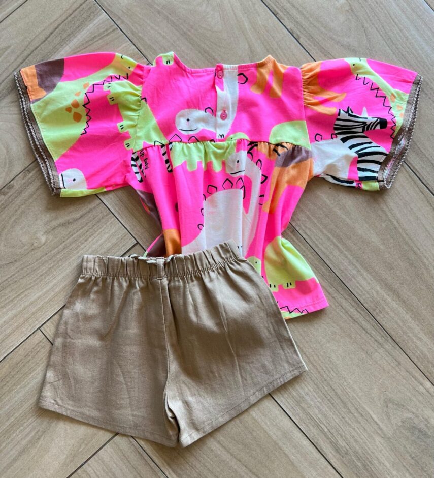 fernandaramoskids com br Conjunto Infantil Feminino Blusa Meia Malha e Short Linho Bege3