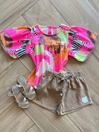 Conjunto Infantil Feminino Blusa Meia Malha e Short Linho Bege Fernanda Ramos Kids