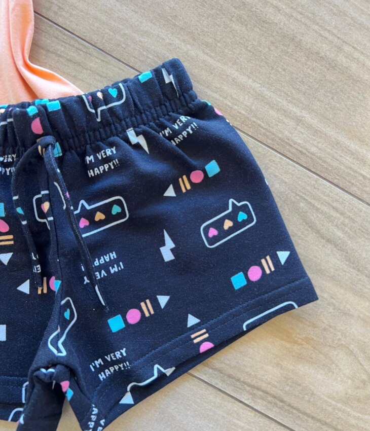 fernandaramoskids com br Conjunto Infantil Feminino Blusa Smile Enjoy e Short Estampado Preto1