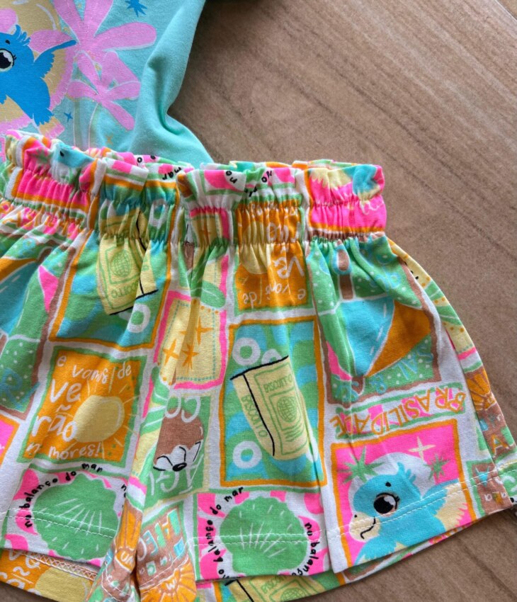 fernandaramoskids com br Conjunto Infantil Feminino Blusa Verde e Short Que Calor Estampado 2
