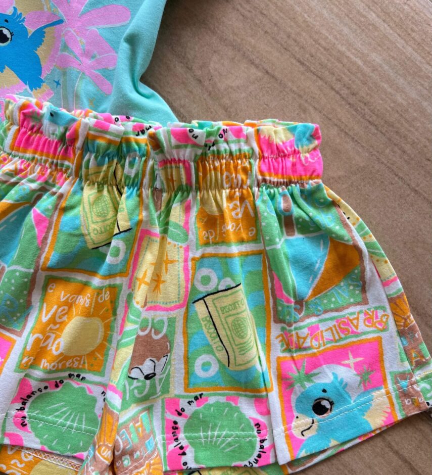 fernandaramoskids com br Conjunto Infantil Feminino Blusa Verde e Short Que Calor Estampado 2