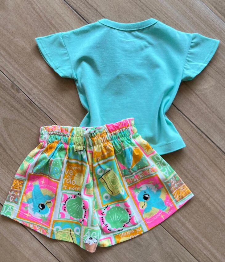 fernandaramoskids com br Conjunto Infantil Feminino Blusa Verde e Short Que Calor Estampado 3