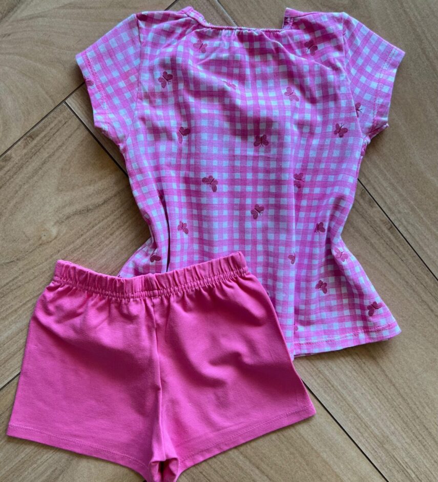 fernandaramoskids com br Conjunto Infantil Feminino Blusa Xafrez com Borboletas e Short Rosa3