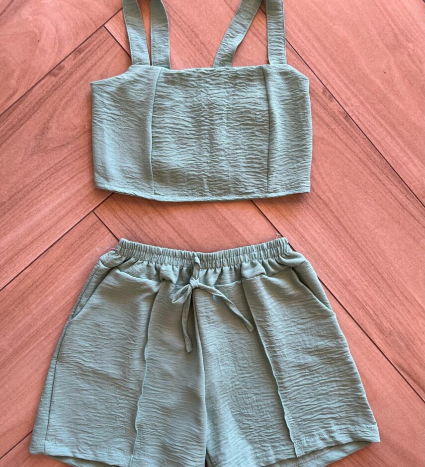 Conjunto Infantil Feminino Cropped com Lastex e Short Verde Meta Fernanda Ramos Kids