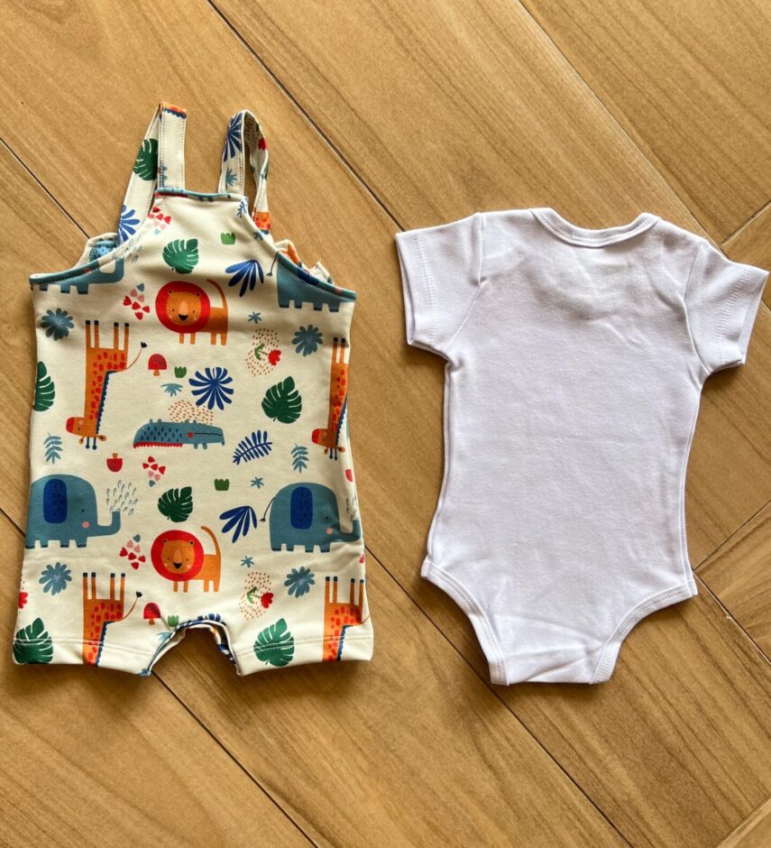 Conjunto Infantil Masculino Body Babador e Jardineira Estampada Nude Fernanda Ramos Kids