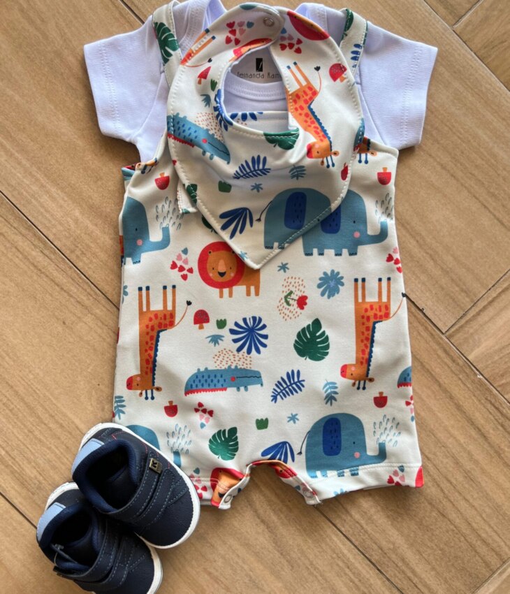 Conjunto Infantil Masculino Body Babador e Jardineira Estampada Nude Fernanda Ramos Kids