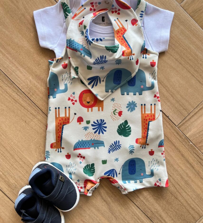 Conjunto Infantil Masculino Body Babador e Jardineira Estampada Nude Fernanda Ramos Kids