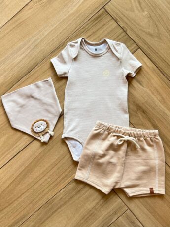 Conjunto Infantil Masculino Body Listrado e Short Bege Fernanda Ramos Kids