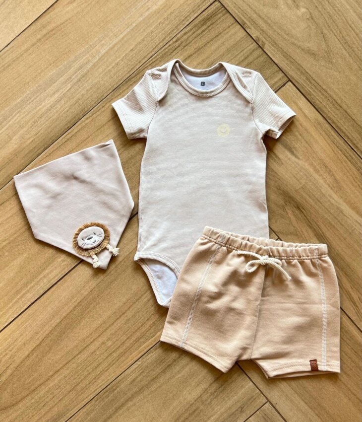 Conjunto Infantil Masculino Body Listrado e Short Bege Fernanda Ramos Kids