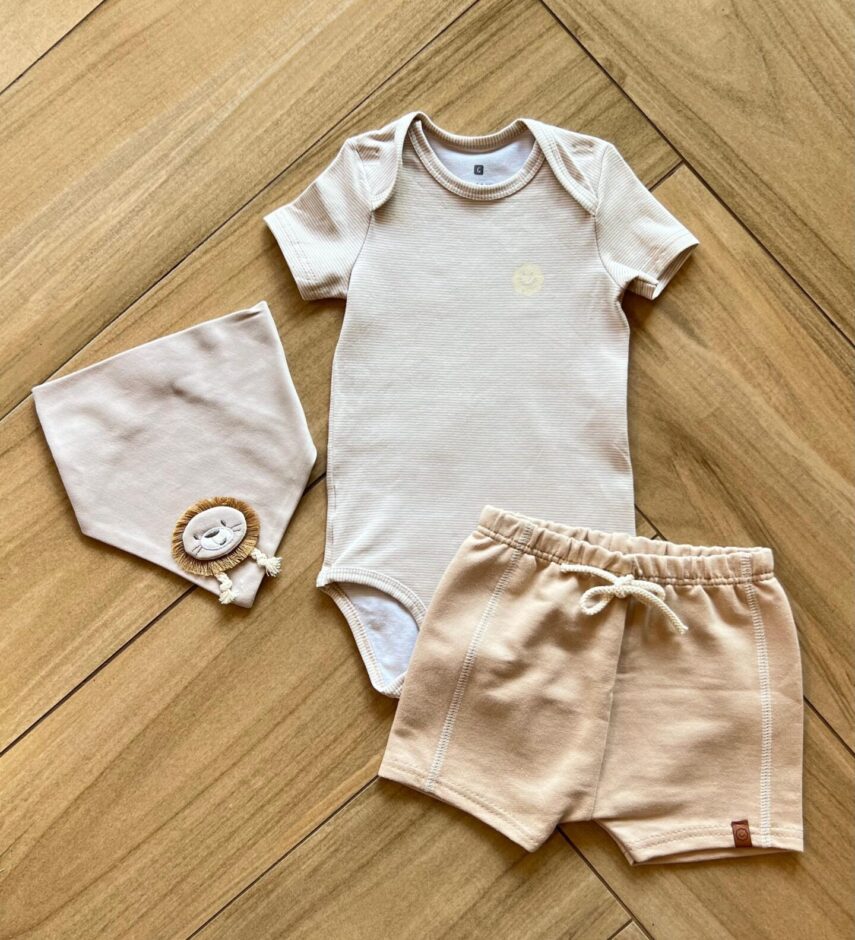 Conjunto Infantil Masculino Body Listrado e Short Bege Fernanda Ramos Kids