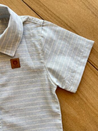 fernandaramoskids com br Conjunto Infantil Masculino Camisa Listrada e Bermuda Bege 1