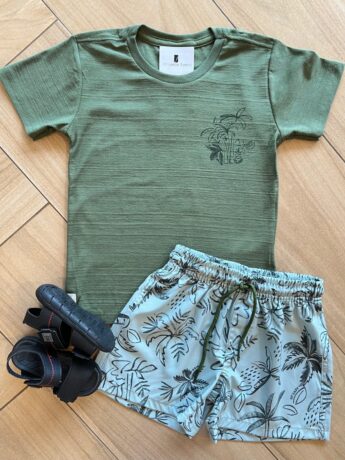 Conjunto Infantil Masculino Camiseta Coqueiro e Bermuda Verde Fernanda Ramos Kids