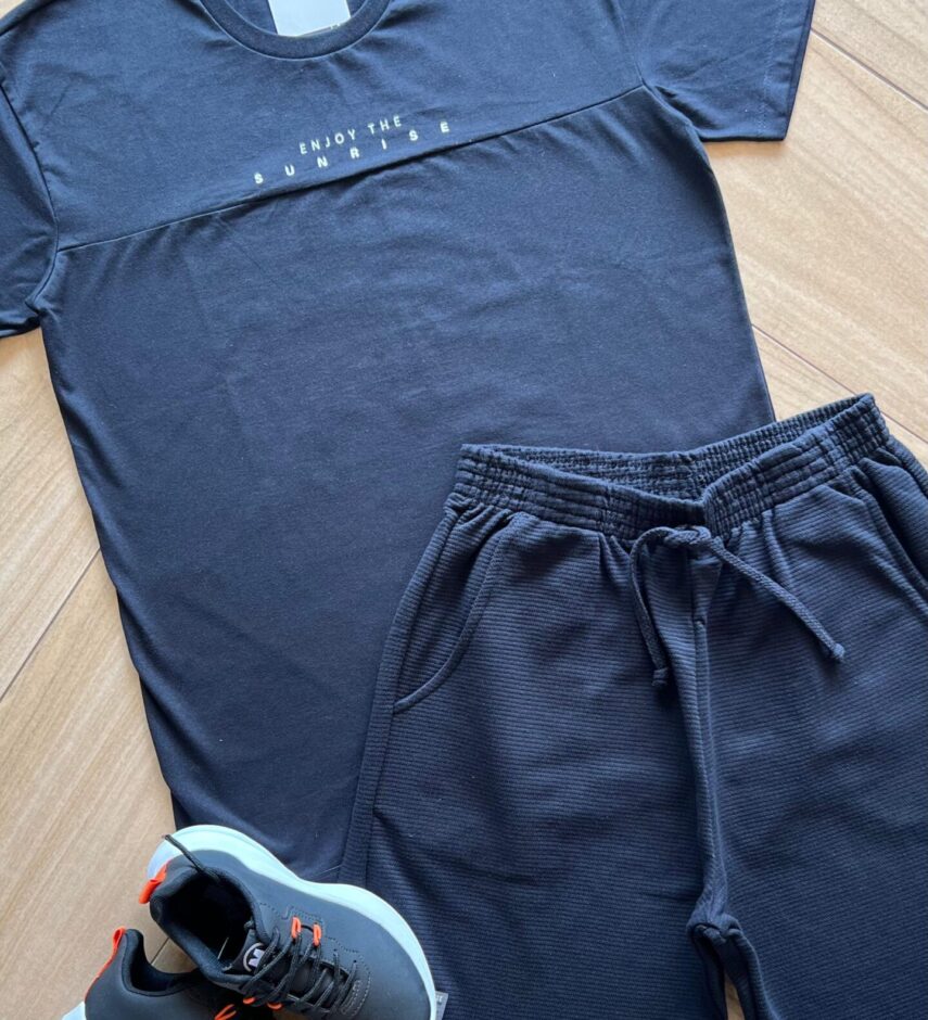 fernandaramoskids com br Conjunto Infantil Masculino Camiseta Enjoy e Bermuda Preto1