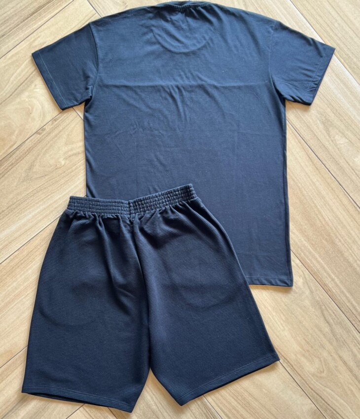 fernandaramoskids com br Conjunto Infantil Masculino Camiseta Enjoy e Bermuda Preto2