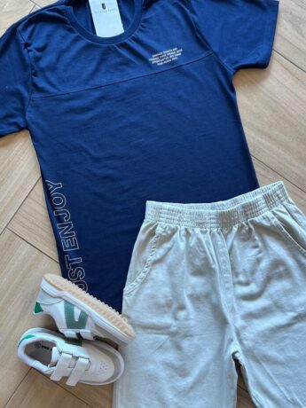 fernandaramoskids com br Conjunto Infantil Masculino Camiseta Just Enjoy e Bermuda Bege1