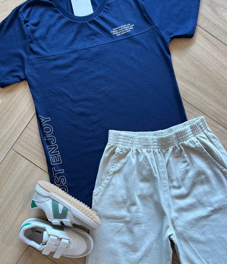fernandaramoskids com br Conjunto Infantil Masculino Camiseta Just Enjoy e Bermuda Bege1