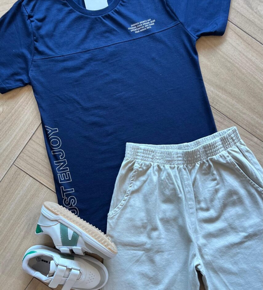 fernandaramoskids com br Conjunto Infantil Masculino Camiseta Just Enjoy e Bermuda Bege1