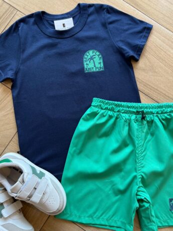 fernandaramoskids com br Conjunto Infantil Masculino Camiseta Just Fun e Bermuda Verde1