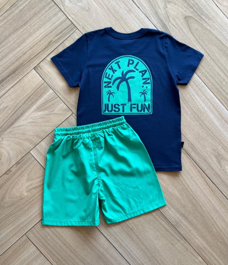 fernandaramoskids com br Conjunto Infantil Masculino Camiseta Just Fun e Bermuda Verde2