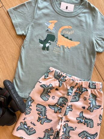 Conjunto Infantil Masculino Camiseta Roarrr e Bermuda Estampada Fernanda Ramos Kids