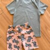 Conjunto Infantil Masculino Camiseta Roarrr e Bermuda Estampada Fernanda Ramos Kids