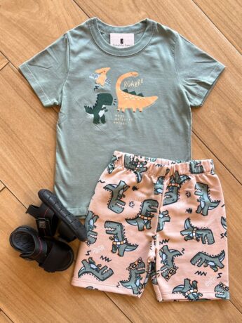 Conjunto Infantil Masculino Camiseta Roarrr e Bermuda Estampada Fernanda Ramos Kids
