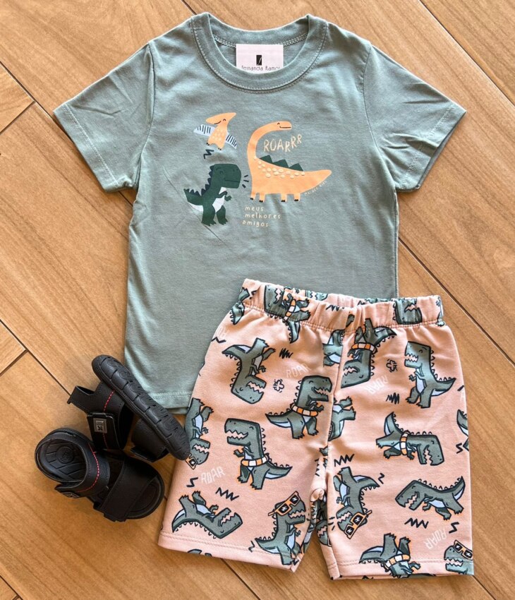 Conjunto Infantil Masculino Camiseta Roarrr e Bermuda Estampada Fernanda Ramos Kids