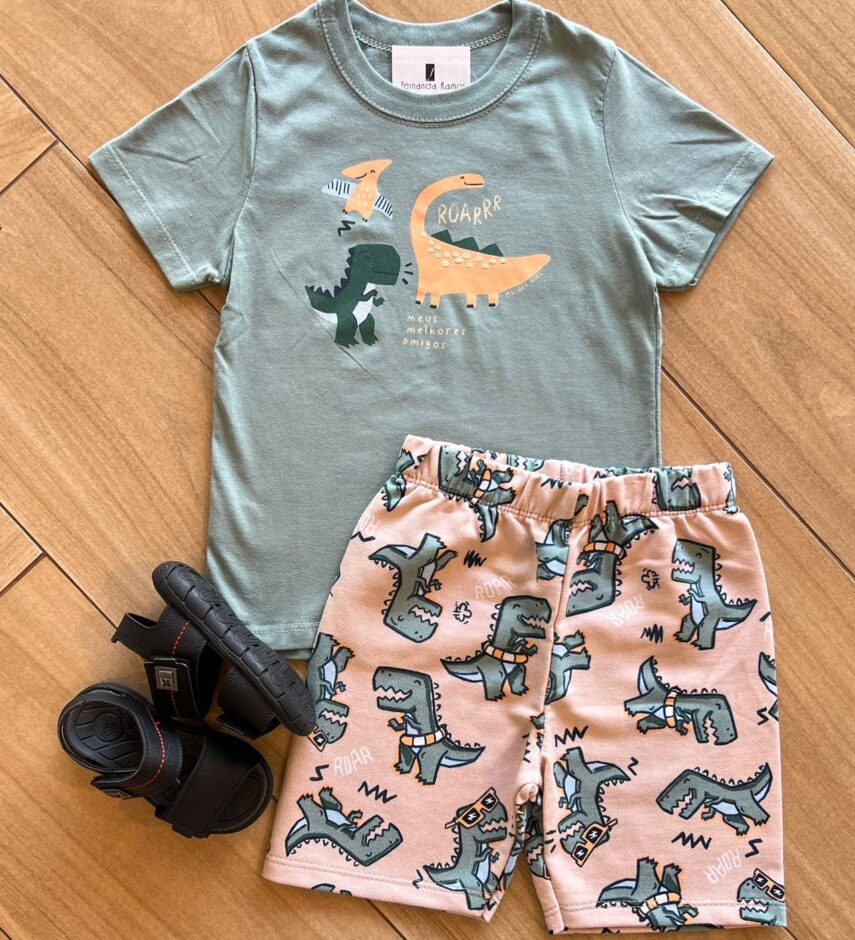 Conjunto Infantil Masculino Camiseta Roarrr e Bermuda Estampada Fernanda Ramos Kids